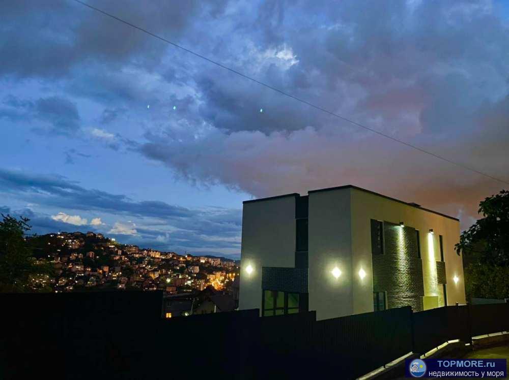 Лот № 157088.  Роскошный дом .  Дом расположен в тихом живописном месте.  Просторный дом для большой семьи,...