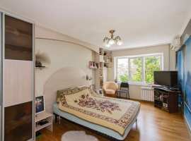 Лот № 162716. Продаю просторную 3-комнатную квартиру в самом центре...