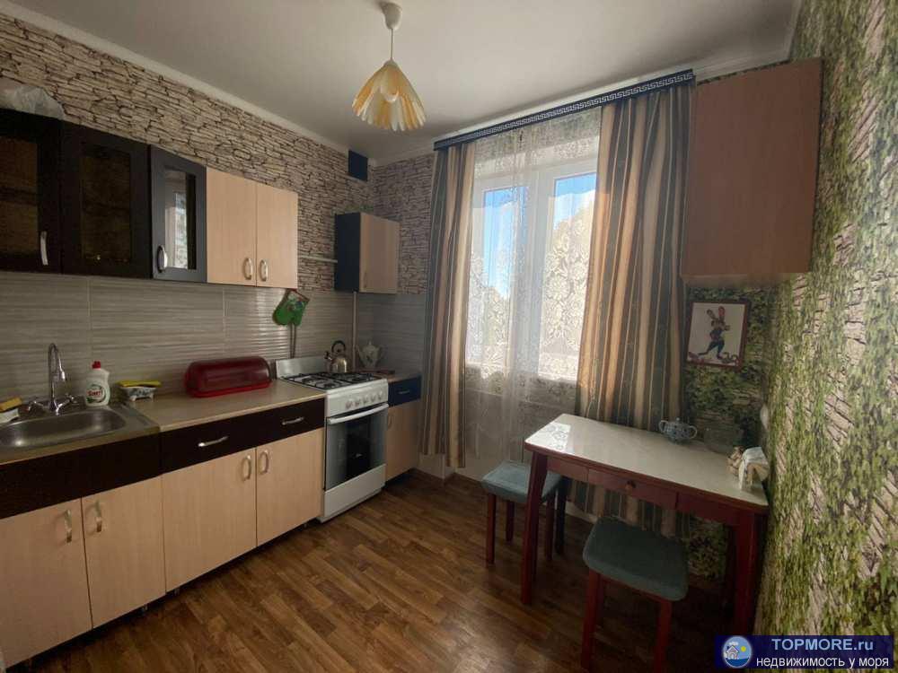 Лот № 163216.   Продаю квартиру в центре п.Лазаревское.  Квартира в хорошем кирпичном доме!  Светлая , сухая ,... - 2