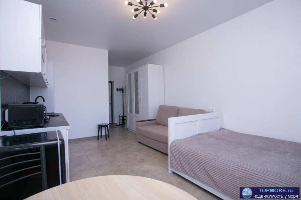 Лот № 163310. Продаётся уютная светлая квартира в Адлере, в престижном районе Сириус.  В квартире площадью 28 м²...