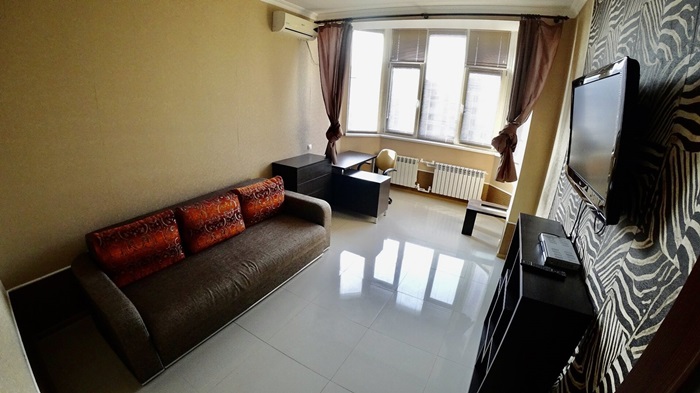 Сдается Крупногабаритная 1 комнатная квартира в Бухте Казачья по ул. Лиговская. Дом из инкерманского камня. Высокие...