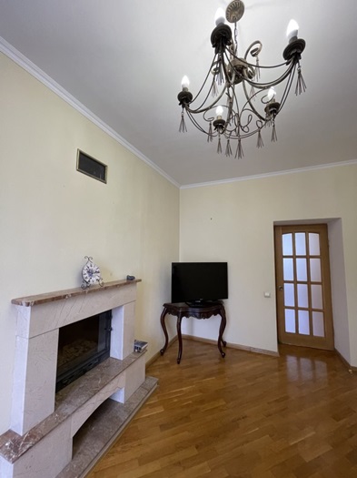 Сдается на длительный период уютная крупногабаритная 2-х комнатная квартира в самом центре г. Севастополя. Две... - 1