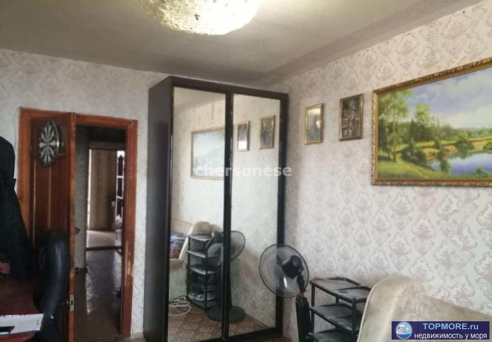 Продается просторная трехкомнатная "чешка" на ул. Генерала Лебедя.   Общая площадь 71 кв м, Кухня 10 кв м....