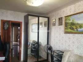 Продается просторная трехкомнатная "чешка" на ул....