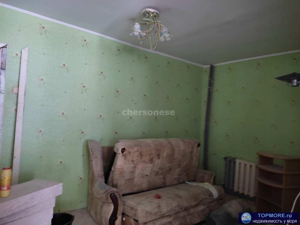 Продается комната 12 кв. м. с выделенными лицевыми счетами,  в двухкомнатной квартире на первом этаже. Возможно...