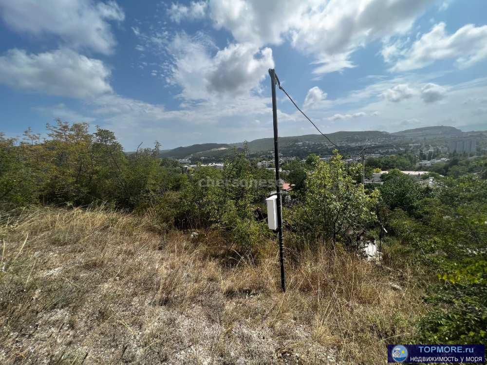 Продаётся видовой земельный участок 5 соток Ижс, свет заведён , вода , газ по границе участка.  С участка открывается...