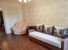 Сдается трехкомнатная квартира с раздельными комнатами.

В наличия...