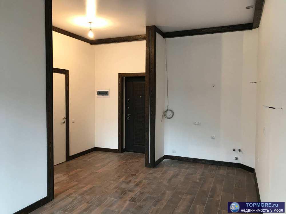 Лот № 110648. Восхитительная полноценная однокомнатная квартира (нежилое помещение) 36,6 кв.м. с ремонтом. Панорамное... - 2