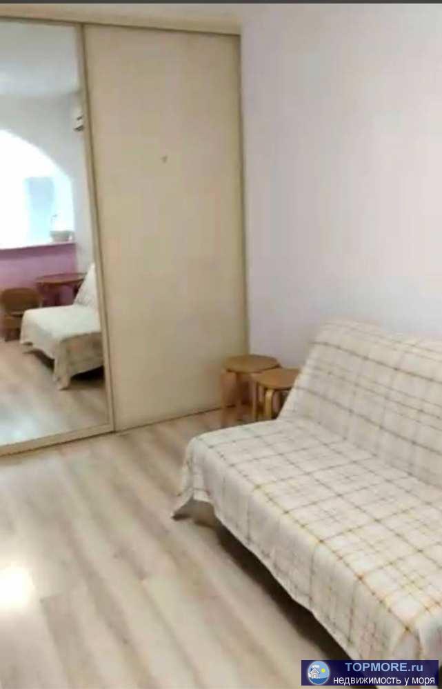 Лот № 165038. Продается 2-комнатная квартира в самом центре Сочи на ул. Роз.  Это самая зеленая улица в городе,... - 2