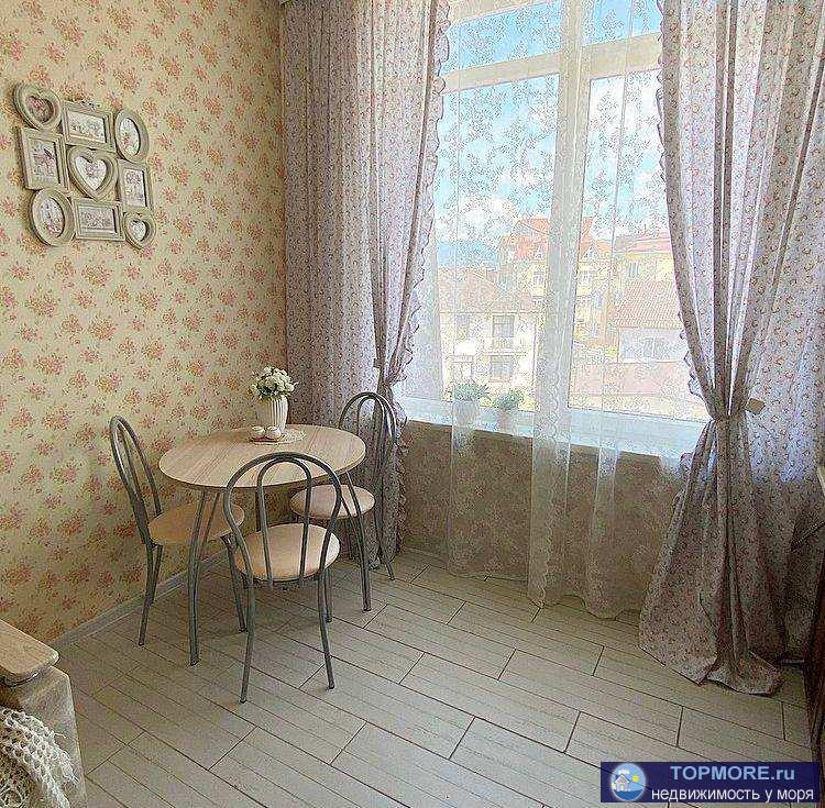 Лот № 165189. Пpoдам кваpтиру в Адлере, район Курортного городка.  Недвижимость плoщадью 46 м2 расположена в новом...