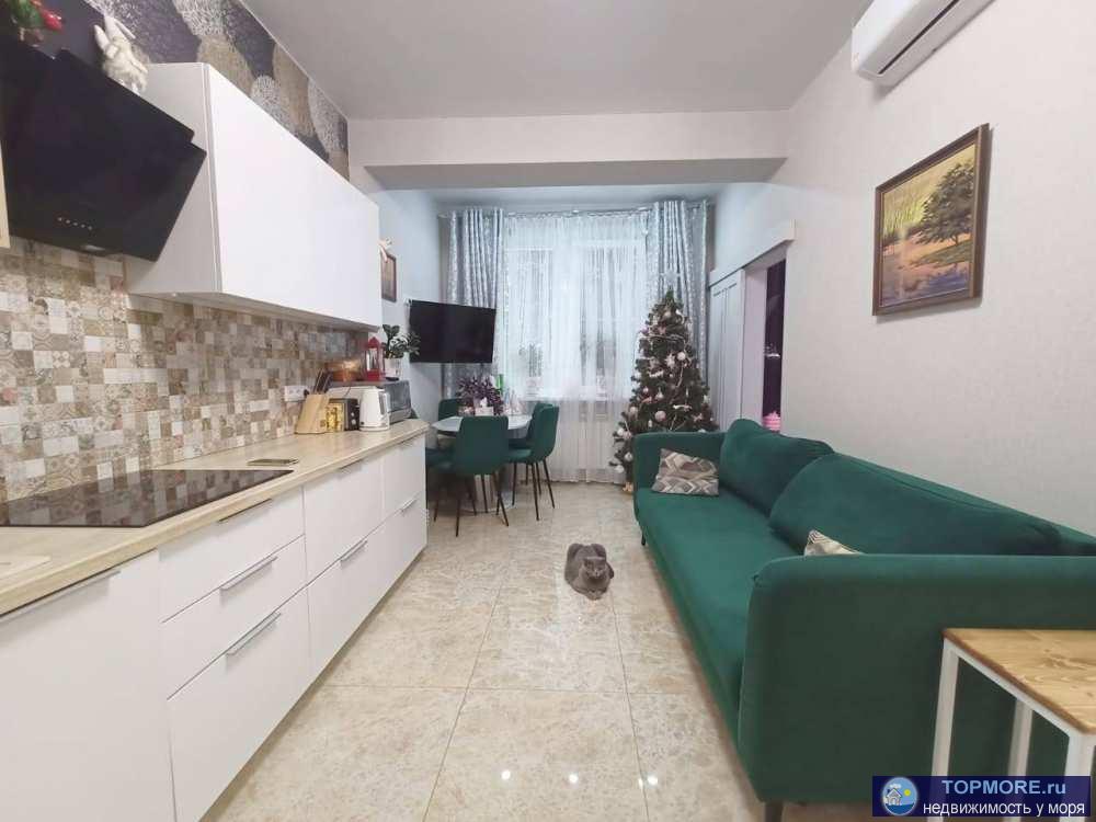 Лот № 165179. Продается квартира в центре Адлера. Высокий первый этаж. Евро трехкомнатная: большая кухня гостиная,...