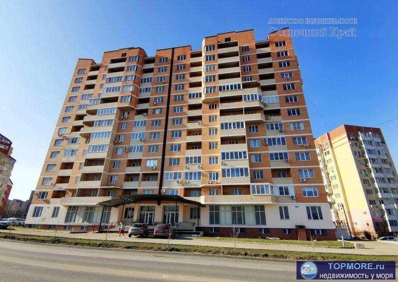 Продаётся 2-х комнатная квартира в Анапе. 87 кв.м. Санузел раздельный. Разводка электрики и отопления, стяжка. Все...