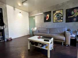 Сдаётся двухкомнатная квартира в Центральном районе города!

В...