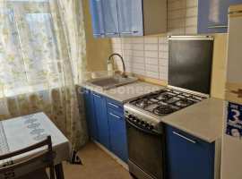 Продается двухкомнатная квартира. 

Состояние жилое, остается все,...