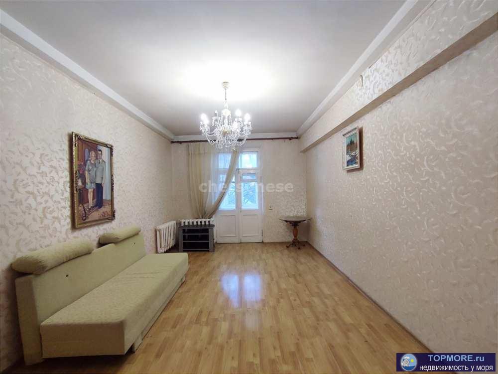 В прямой продаже трёхкомнатная "сталинка" в центре города Севастополь.  Про документы: один собственник,...