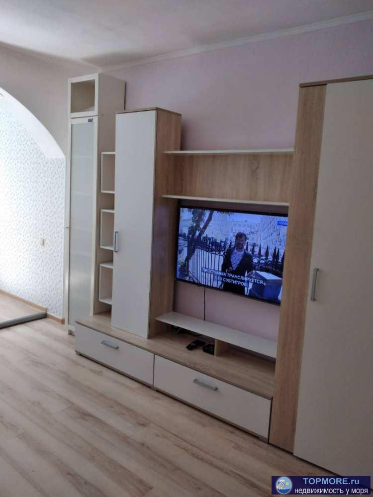 Лот № 165933. Продается квартира в Сочи, центр, ул. Роз 37, полностью меблированная, с дорогой техникой.  Комнаты... - 2