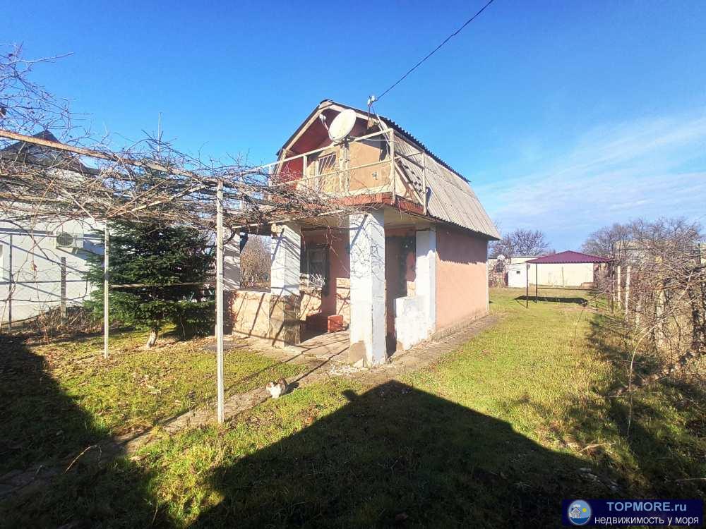 Продам Дом-дачу на участке 4 сотки, в районе между с. Орловкой и пгт Кача, в хорошем дачном массиве СНТ Нахимовец....