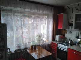 Лот № 166618. Продаю 2-х комнатную квартиру на 1-м этаже 5-ти...