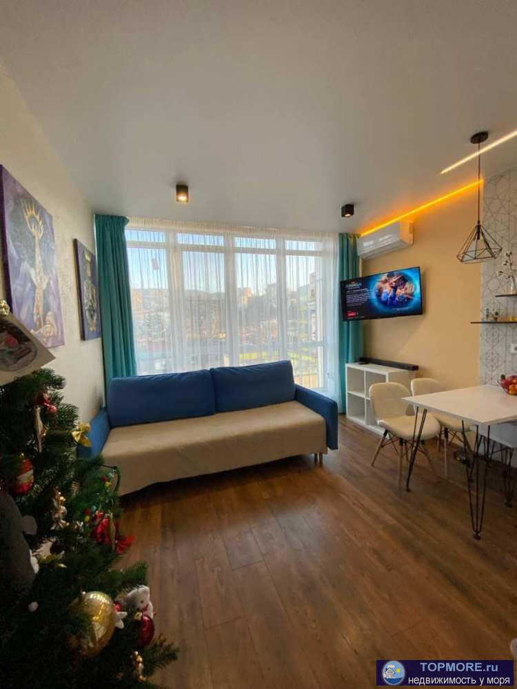 Лот № 166403. Продается видовая квартира в центре Сочи в жк Раз два три. Квартира общей площадью 36,8м2, расположена...