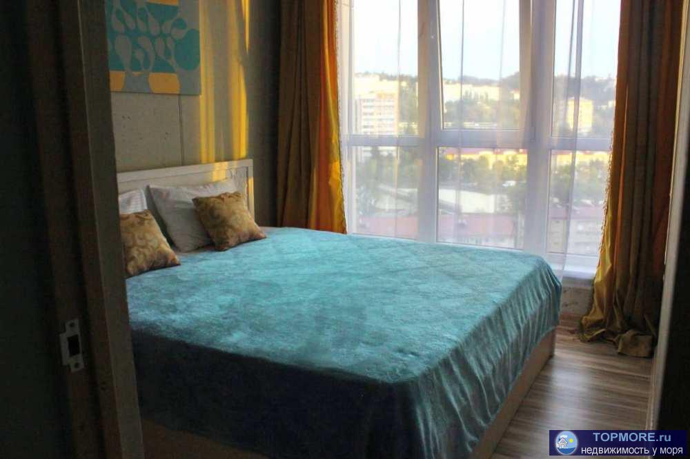 Лот № 166395. Продается видовая квартира-студия в центре Сочи в жк Раз два три.  Студия общей площадью 42 м2,...