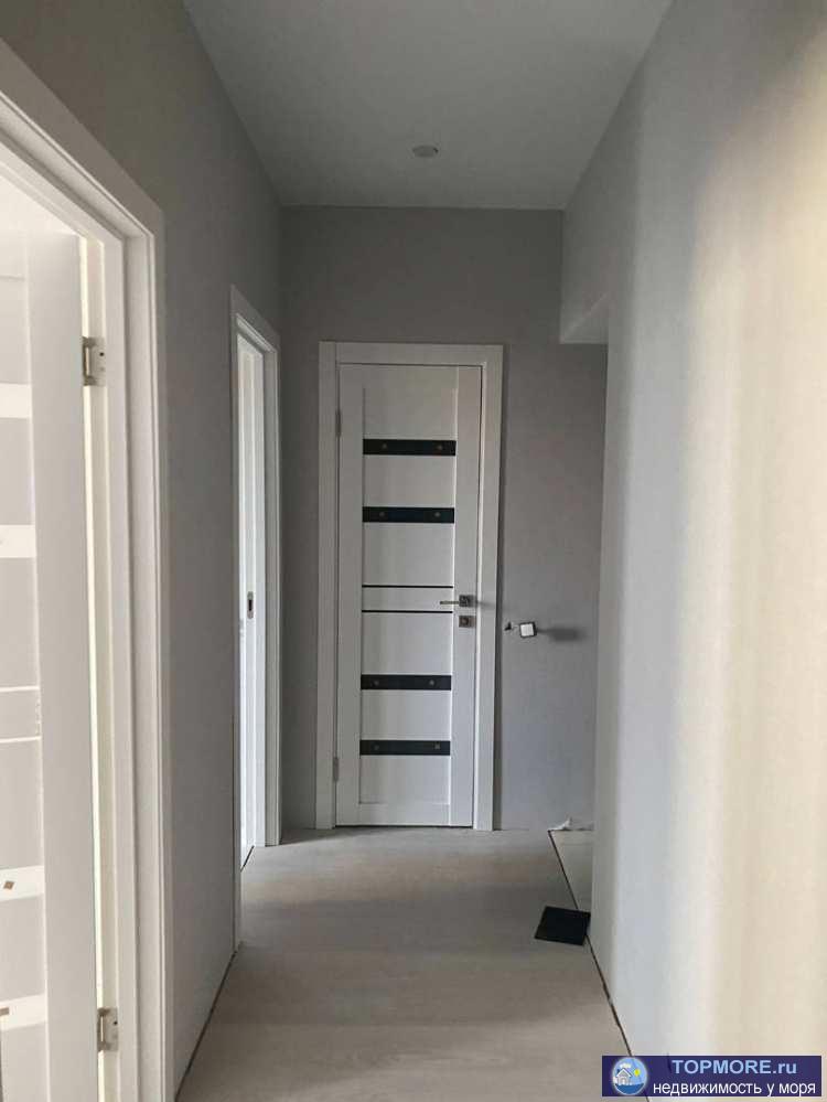 Лот № 165826. Продается отличная квартира в Адлере рядом с Курортным городком и ж/д вокзалом с современным ремонтом,...