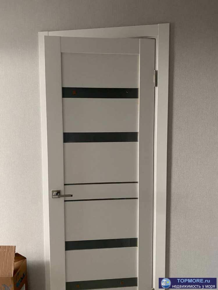 Лот № 165826. Продается отличная квартира в Адлере рядом с Курортным городком и ж/д вокзалом с современным ремонтом,... - 1