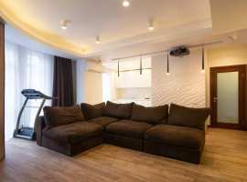 Лот № 165590. Продается просторная 3-комнатная квартира с мебелью и...