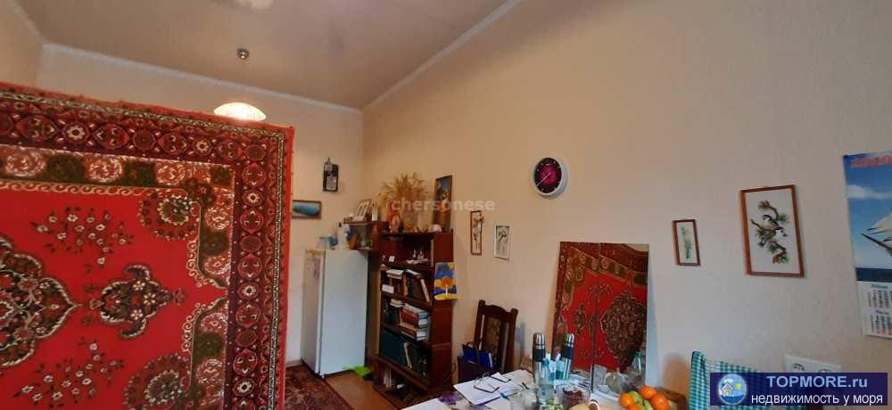 Продается уютная светлая комната 17 кв.м. на 1 этаже в коммунальной квартире со своим собственным санузлом  на ул.... - 2