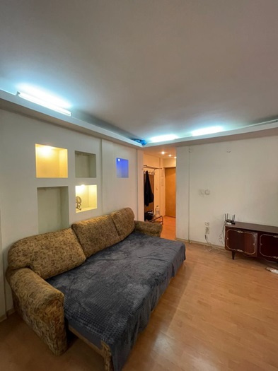 Сдается на длительный период евро-двушка в центре г. Севастополя. Зал совмещен с кухней, отдельная спальная комната.... - 1