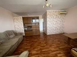 Предлагается к продаже однокомнатная квартира в поселке Холмовка

О...