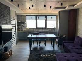 Сдается двухкомнатная квартира 85 кв. м .с дизайнерским ремонтом. В...