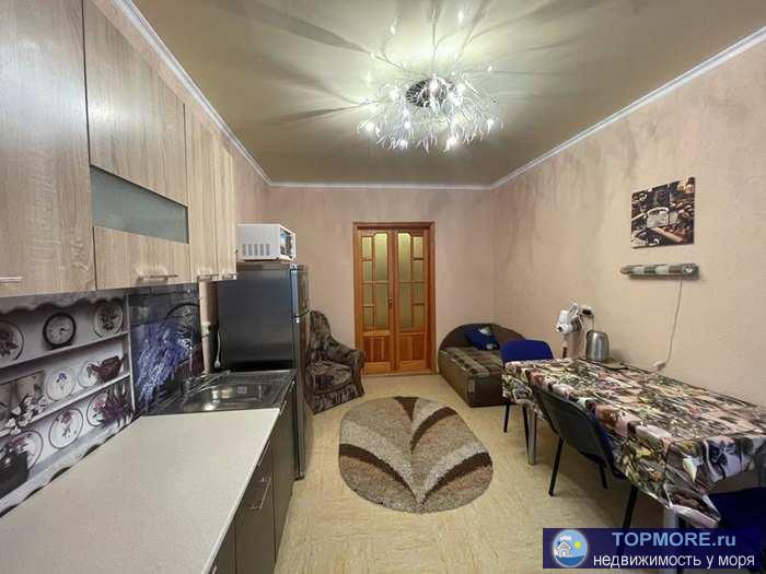 Сдается Длительно часть дома в районе Малахова Кургана. Две проходные комнатки. В одной кухня и спальное место (1/5...