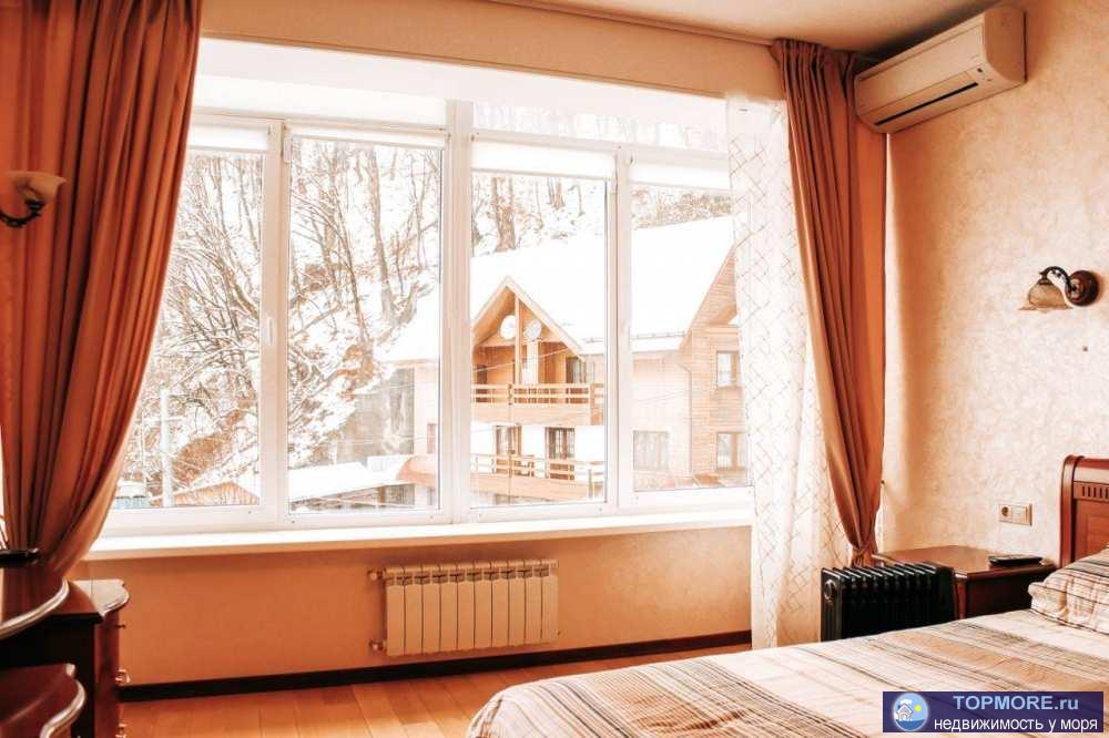 Лот № 137243. Продаётся роскошная классическая квартира, полностью готовая к проживанию в Эстосадке.  В квартире... - 1