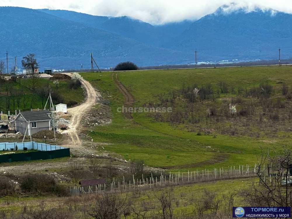 Продается видовой земельный участок 9 соток в селе Передовое . Свет по границе . Участок имеет небольшой склон .... - 2