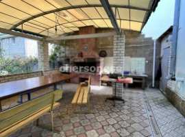 Продается два дома в элитном районе Севастополя на участке 6 соток,...