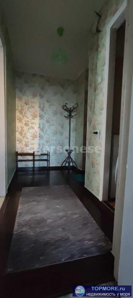 Квартира с просторной кухней и большим застекленным,отапливаемым балконом, укомплектована необходимой мебелью и...