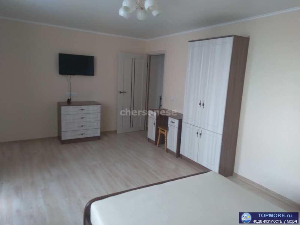 Сдается  длительно 1- комнатная квартира.   Свежий евроремонт. Первая сдача  Два застекленных балкона.   Есть вся... - 1