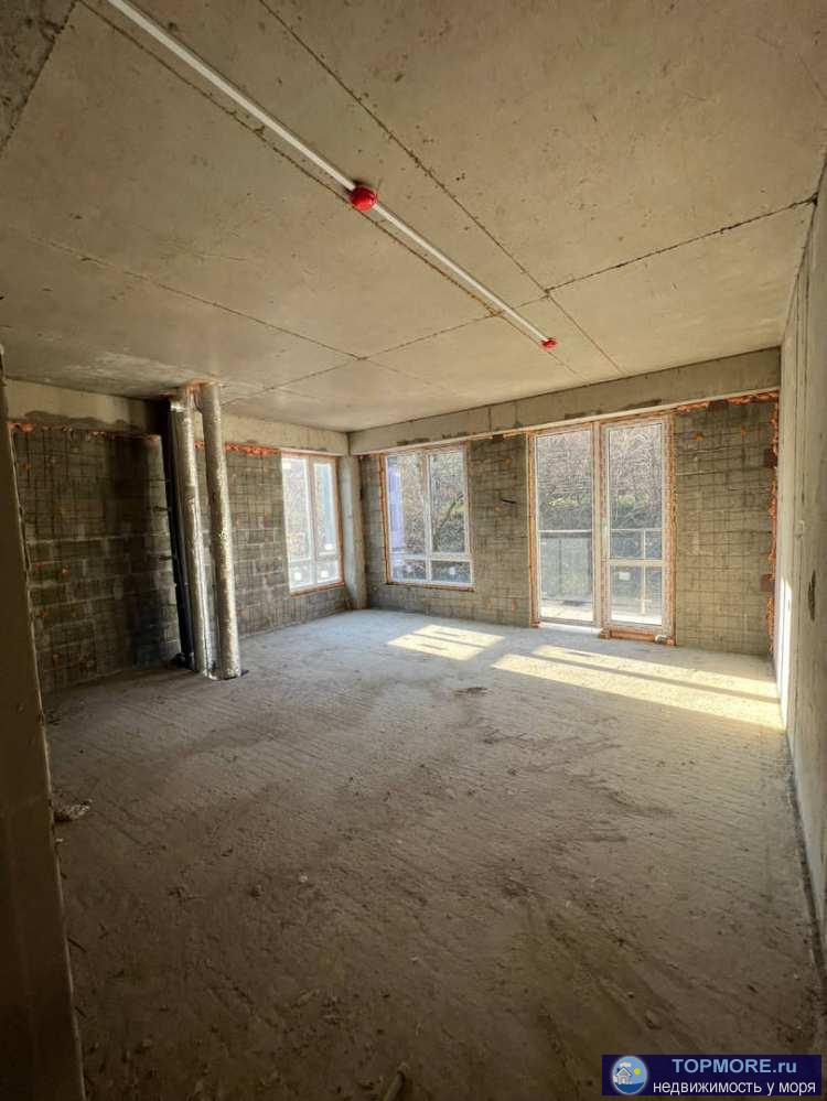 Лот № 167711. Продается угловая квартира в новом доме в Сочи, район Дагомыс.Недвижимость находится в жк Чайный Берег....