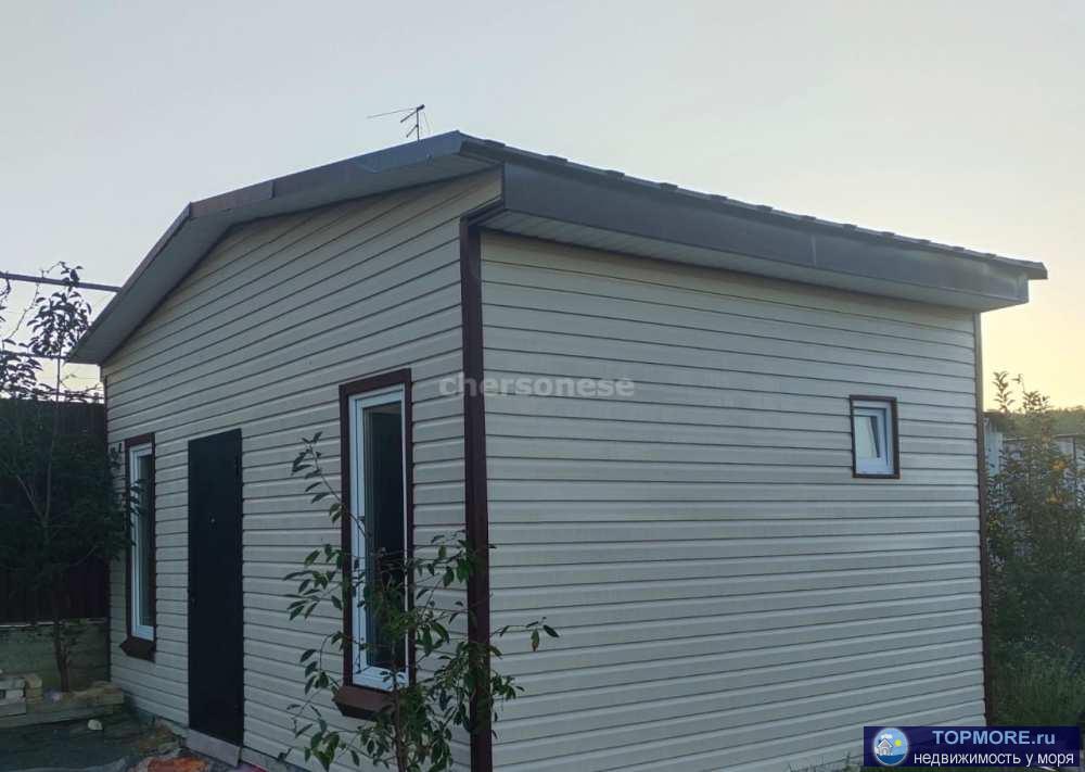 Сдается новый небольшой уютный домик, вход и двор отдельный от хозяев. Есть мангальная зона. Дом в районе Правая...