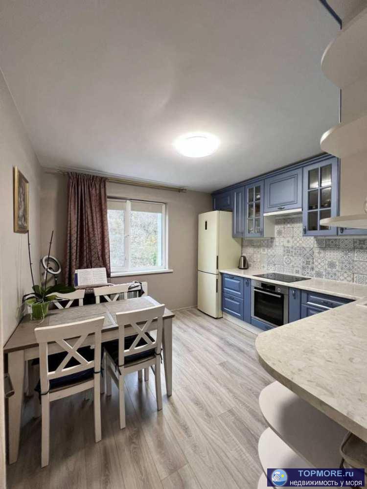 Лот № 168684. Продаётся отличная двухкомнатная квартира в доме бизнес класса, в спальном районе, в окружении зелени,... - 1