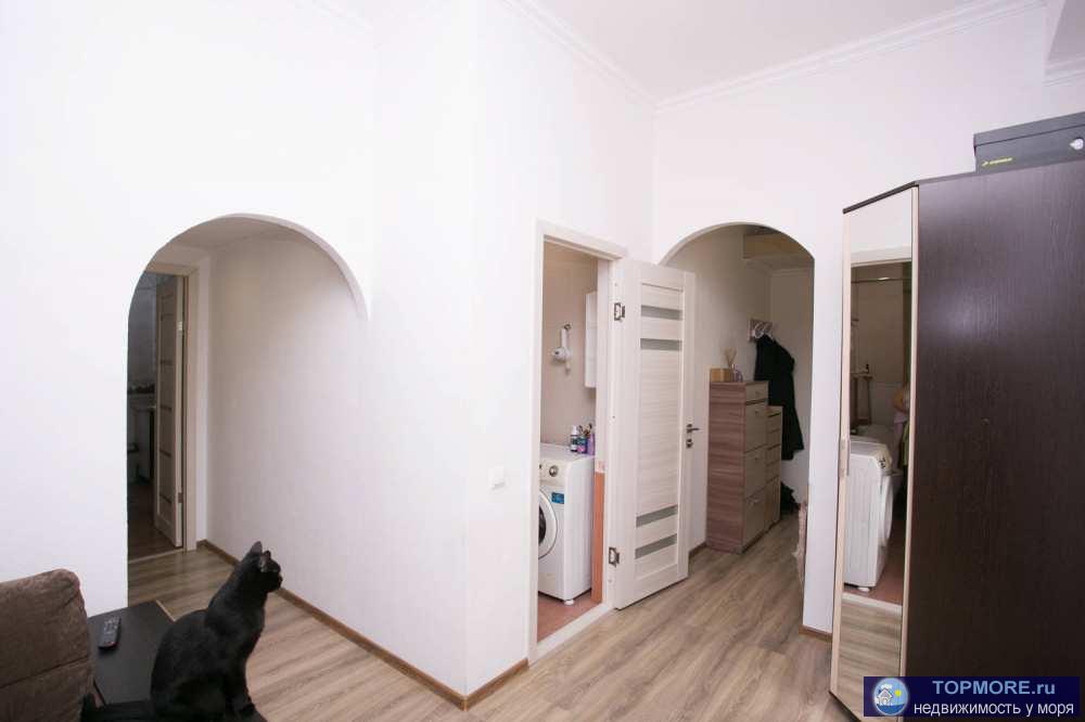 Лот № 166792. Продается квартира в Адлере, недалеко от ж/д вокзала.  Площадь - 43 м2. Квартира очень уютная, светлая,... - 1