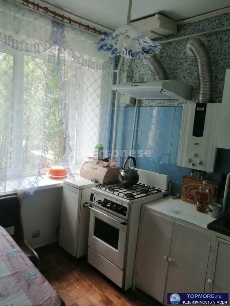 Предлагается к продаже трехкомнатная квартира в Крыму, в самом центре г. Армянск  О квартире:  Дом находится по ул.... - 1