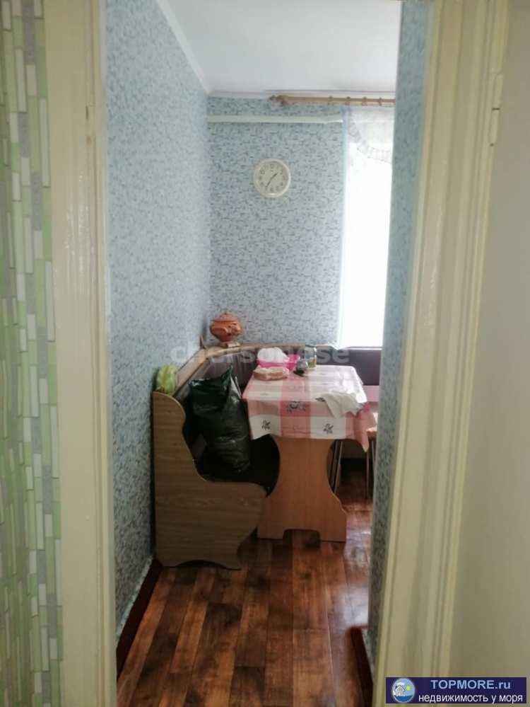 Предлагается к продаже трехкомнатная квартира в Крыму, в самом центре г. Армянск  О квартире:  Дом находится по ул.... - 2