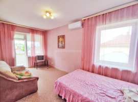 В прямой продаже двухкомнатная квартира - "сталинка"  в...