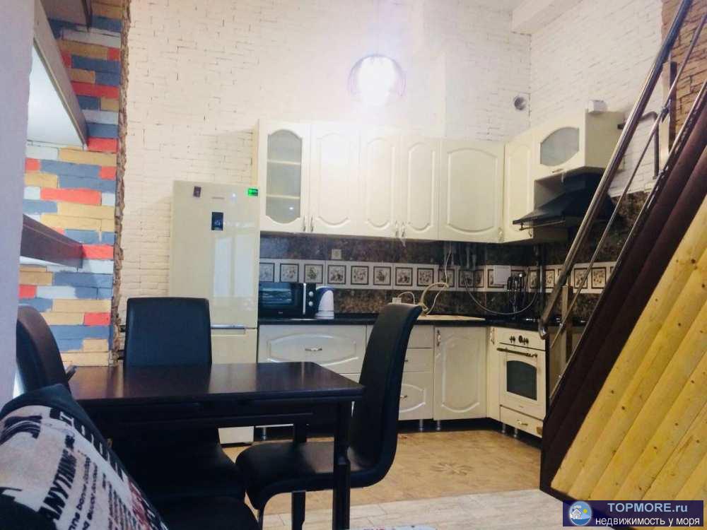 Лот № 170815.   Квартира двухуровневая в 200 м от моря.     Рядом тц Апельсин, Магнит, Пятерочка; пляж Огонек 3,... - 1