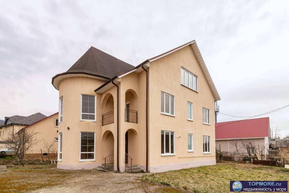 Лот № 165831. Продаю капитальный большой дом в непосредственной близости от центра Сочи.Расположен на ровной...