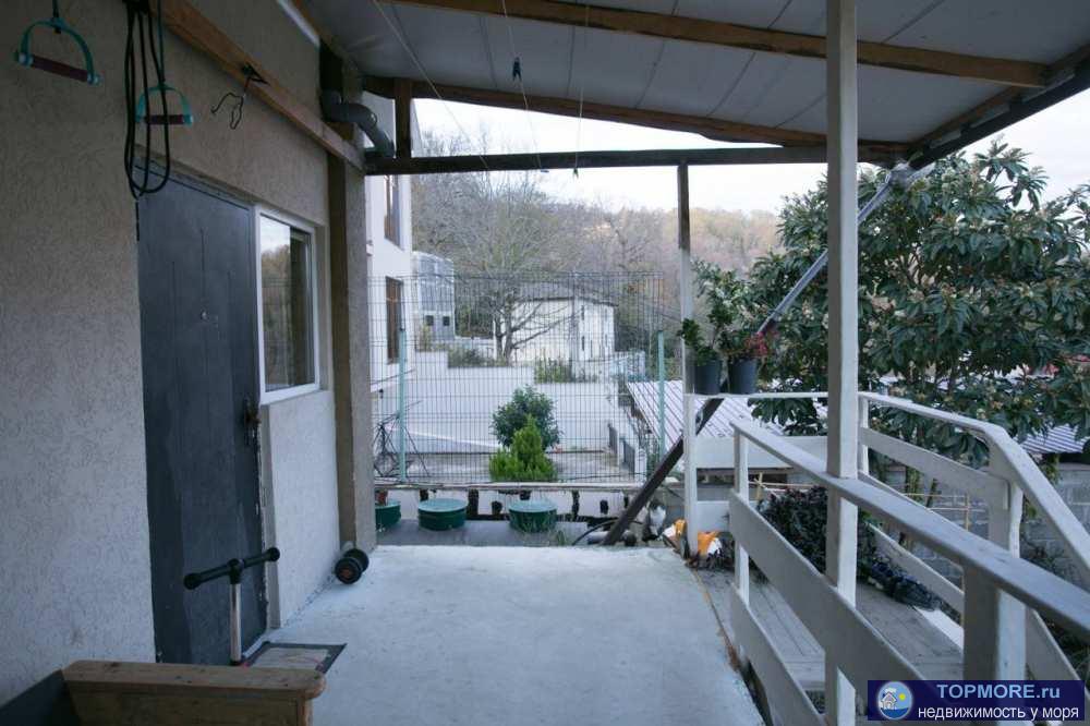 Лот № 165094. В продаже часть дома с большой террасой в Адлере район Орел-Изумруд.  Общая площадь - 50 м2. Шикарный... - 1