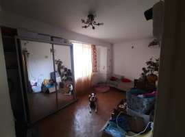 Продается 2х комнатная уютная квартира.

Комнаты раздельные, между...