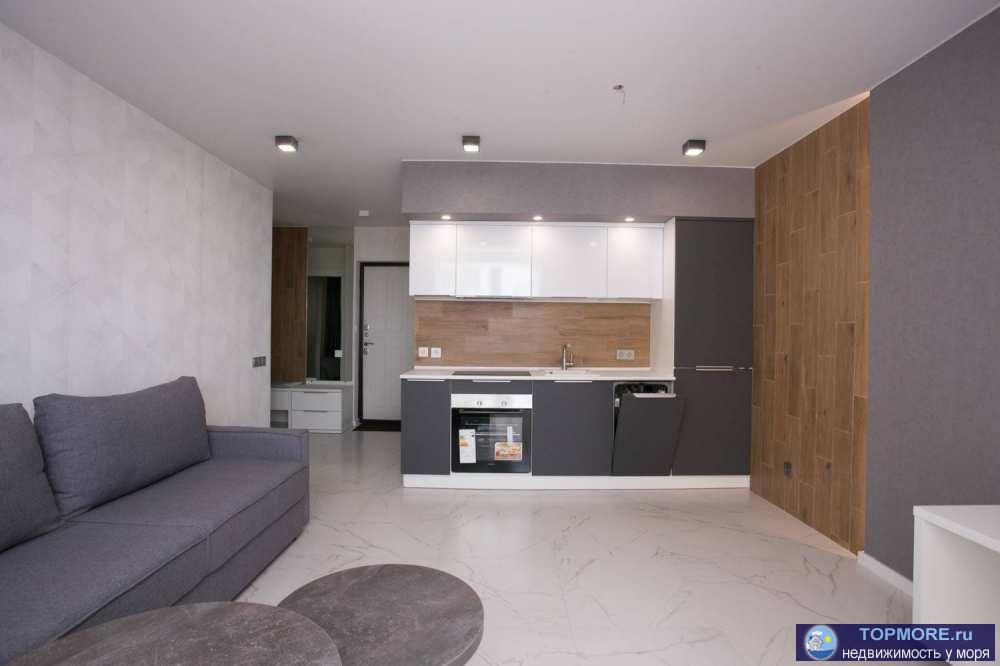 Лот № 171091. Квартира с новым ремонтом и мебелью, с видом на море, с балконом. Придомовой паркинг.  До моря менее 2...