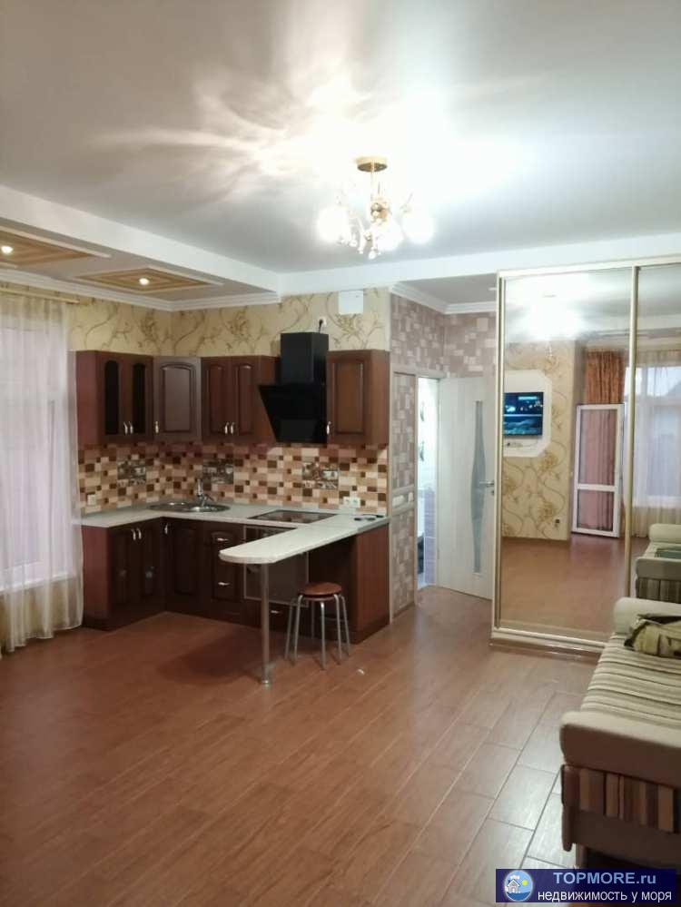 Лот № 148767. Просторная квартира-студия 35м2 с балконом 2 м2 с видом на море! Квартира с ремонтом, мебелью и...